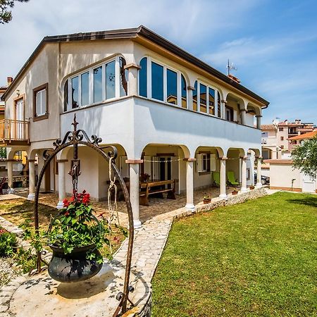 Apartment Carolina Лижнян Екстер'єр фото