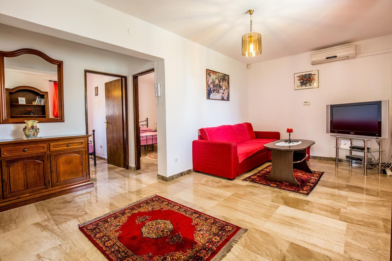 Apartment Carolina Лижнян Екстер'єр фото