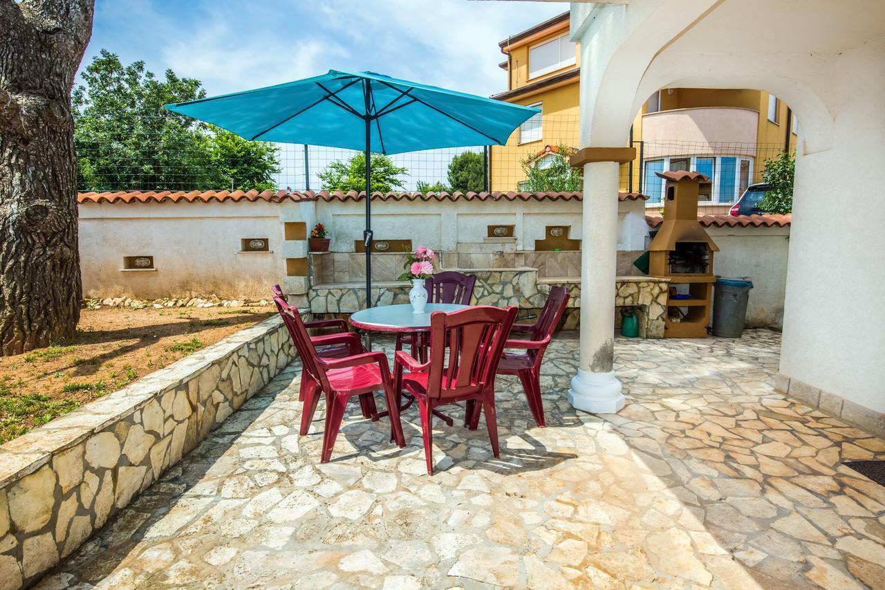 Apartment Carolina Лижнян Екстер'єр фото