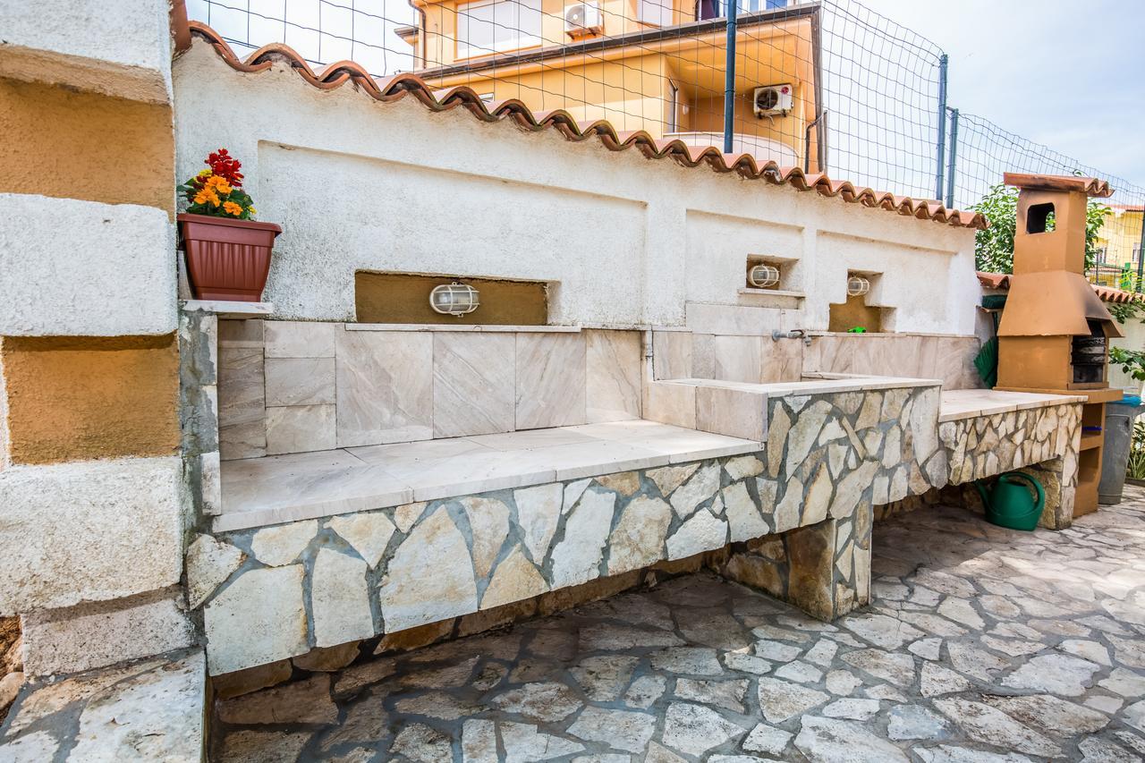 Apartment Carolina Лижнян Екстер'єр фото